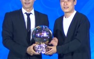 必赢体育官方入口-中国金球奖感人一幕！五金王为双金王颁奖，吴曦：或是最后一奖
